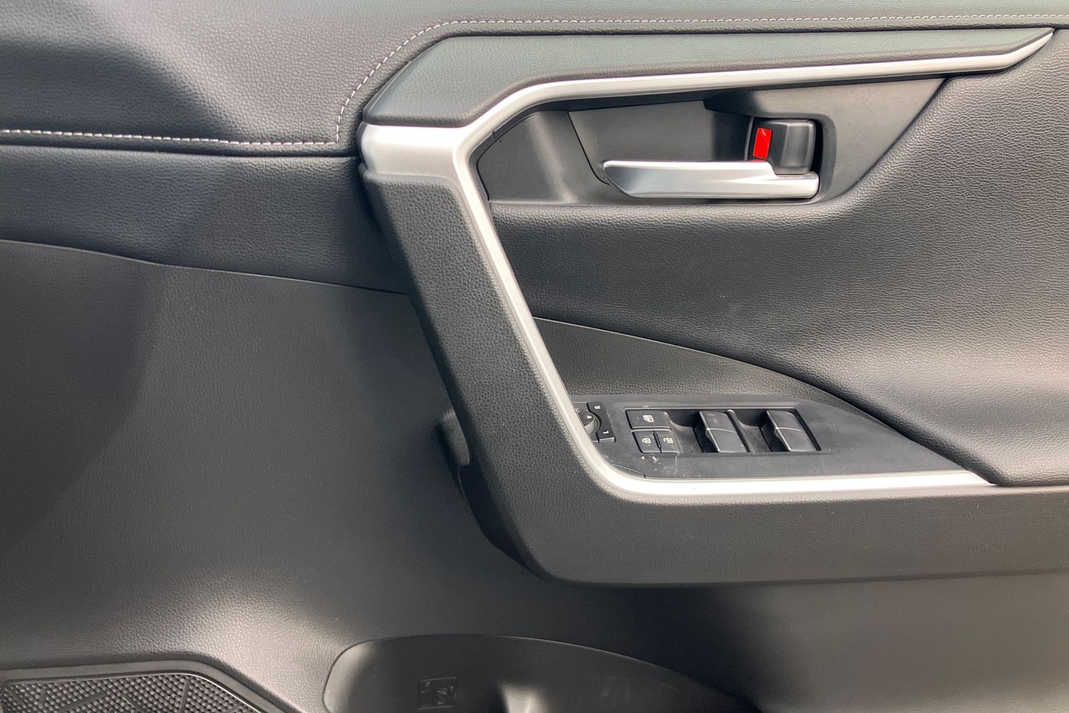 Used Toyota RAV4 2020 for sale - 76662143: Photo 18