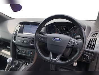 Used Ford Focus 2017 for sale - 78904647: Photo