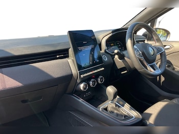 Used Renault Clio 2024 for sale - 79068757: Photo