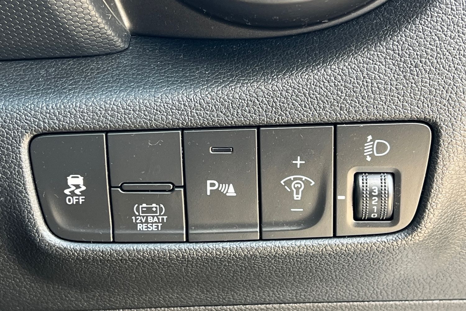 Used Hyundai KONA 2021 for sale - 77820140: Photo 16