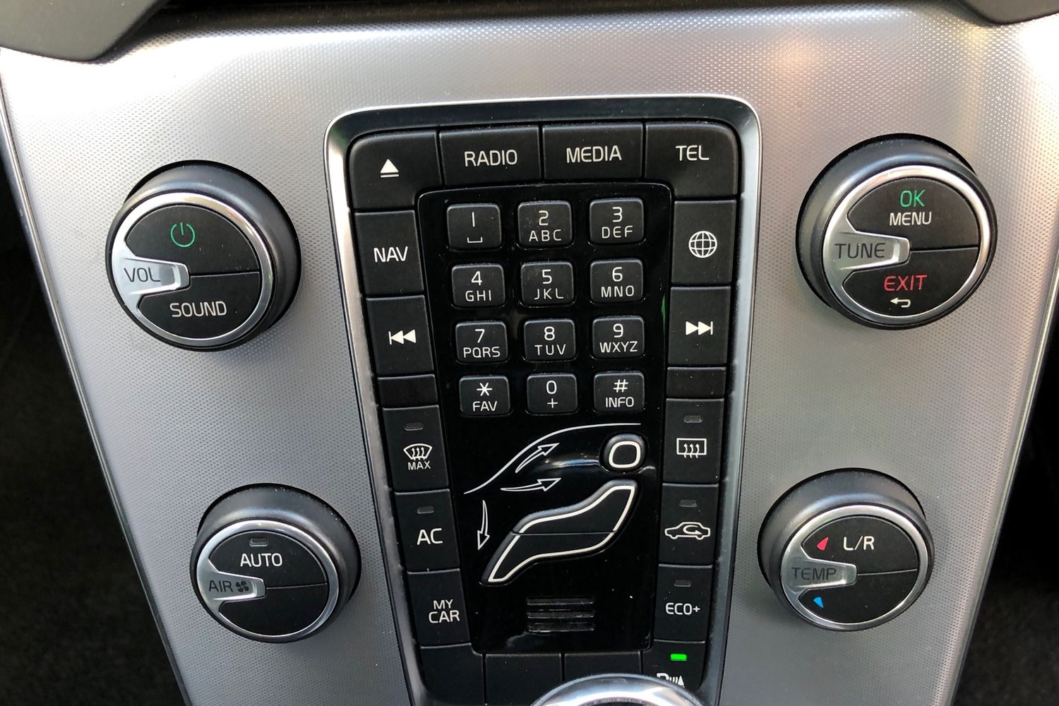 Used Volvo V40 2018 for sale - 76280873: Photo 12