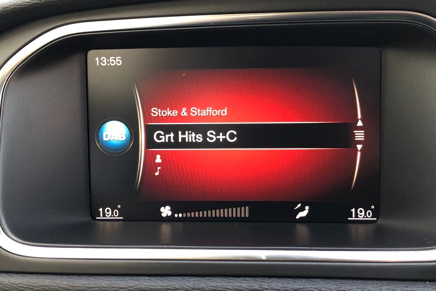 Used Volvo V40 2018 for sale - 76280873: Photo 7