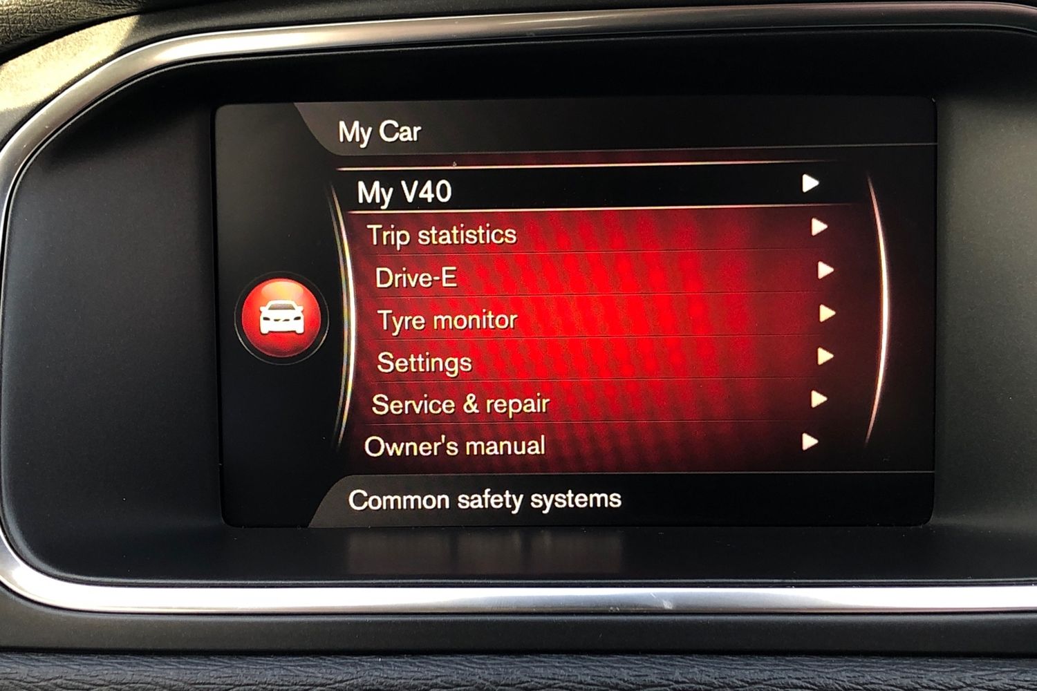 Used Volvo V40 2018 for sale - 76280873: Photo 9