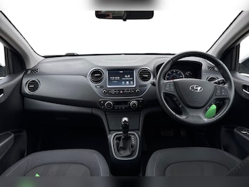 Used Hyundai i10 2018 for sale - 76421341: Photo