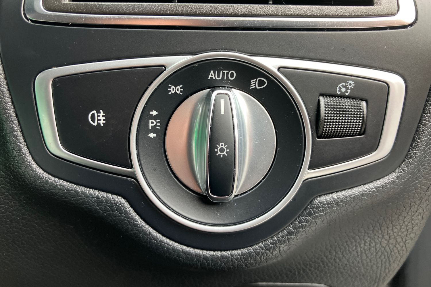 Used Mercedes-Benz C Class 2018 for sale - 76158083: Photo 17