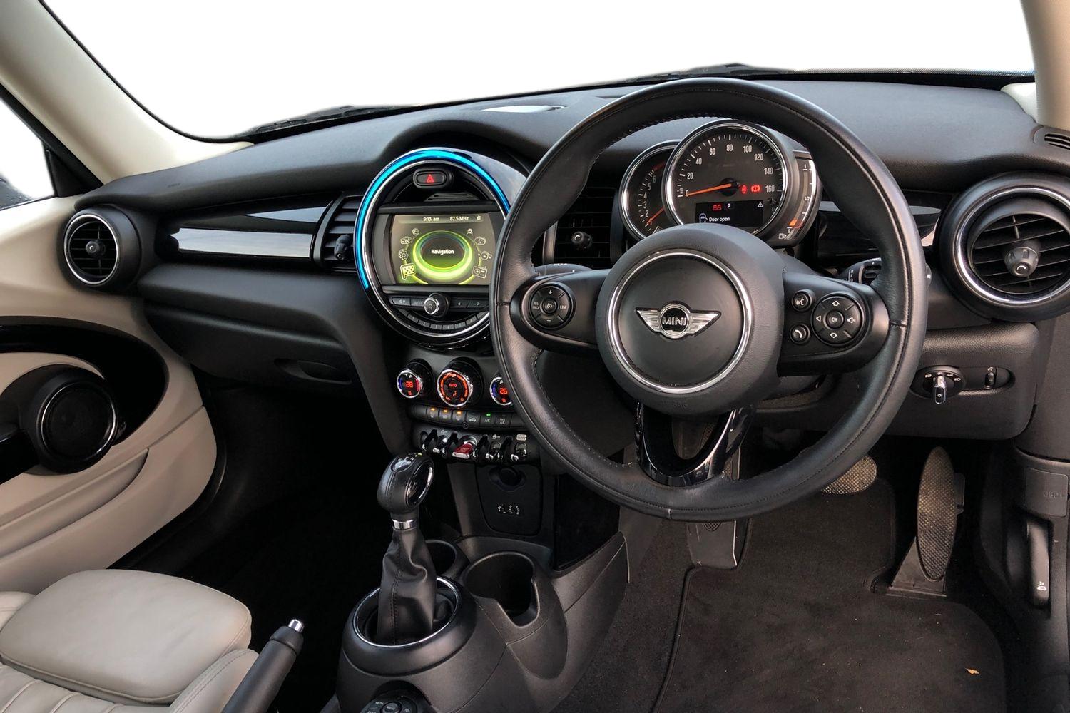 Used MINI Hatch 2018 for sale - 76194173: Photo 3