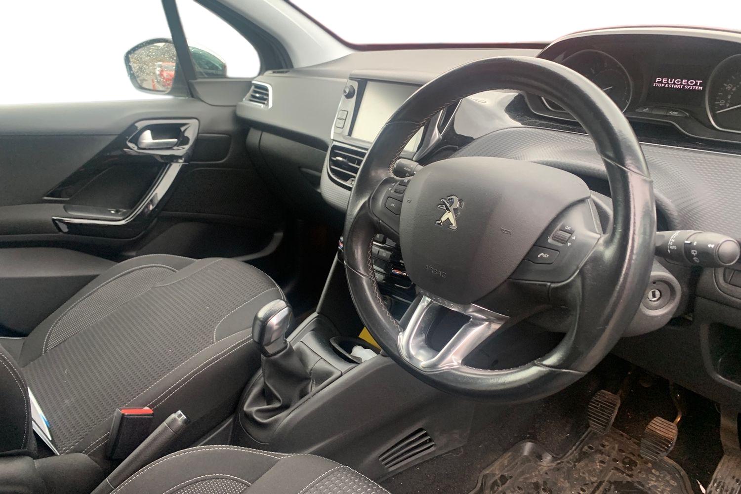 Used Peugeot 208 2018 for sale - 77172563: Photo 3