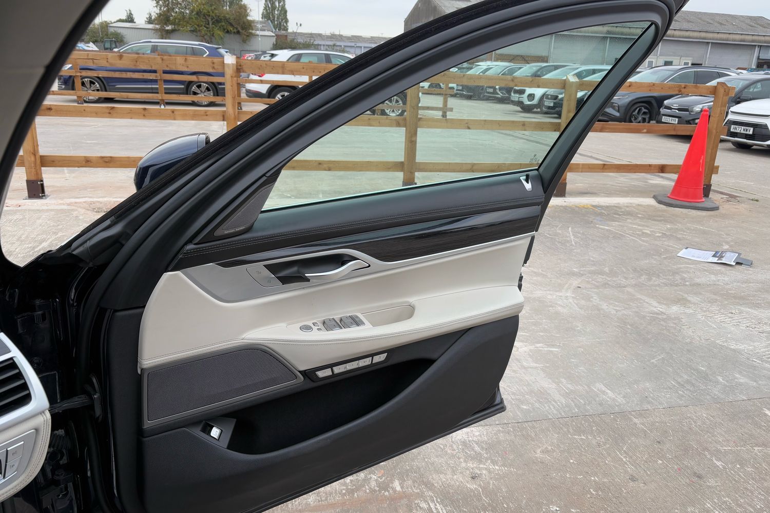 Used BMW 7 Series 2018 for sale - 76820092: Photo 11