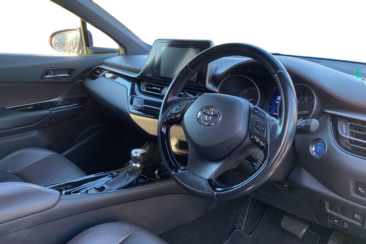 Used Toyota C-HR 2017 for sale - 76624893: Photo 3