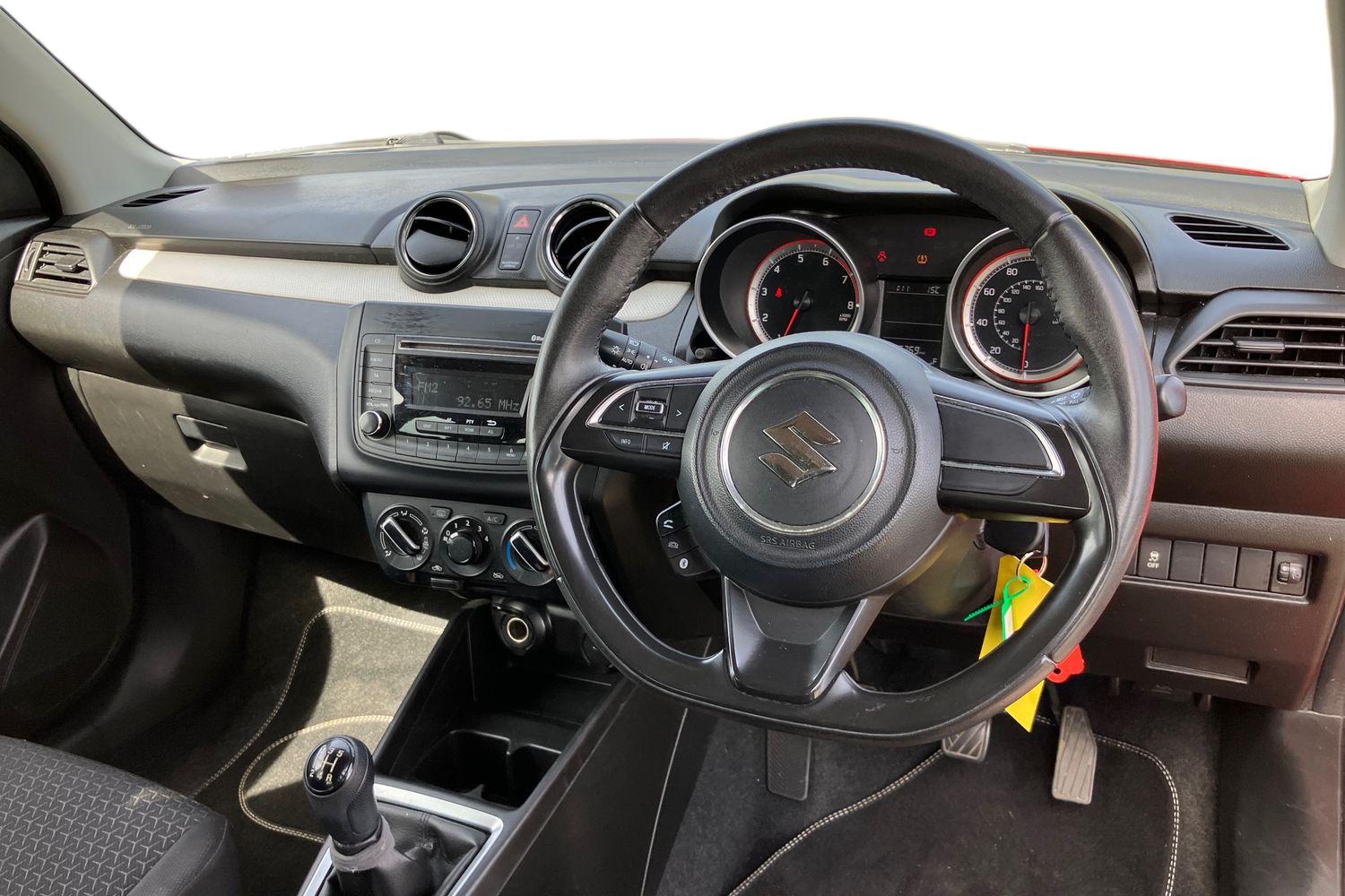 Used Suzuki Swift 2018 for sale - 78189900: Photo 3