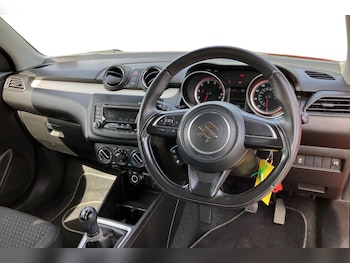 Used Suzuki Swift 2018 for sale - 78189900: Photo