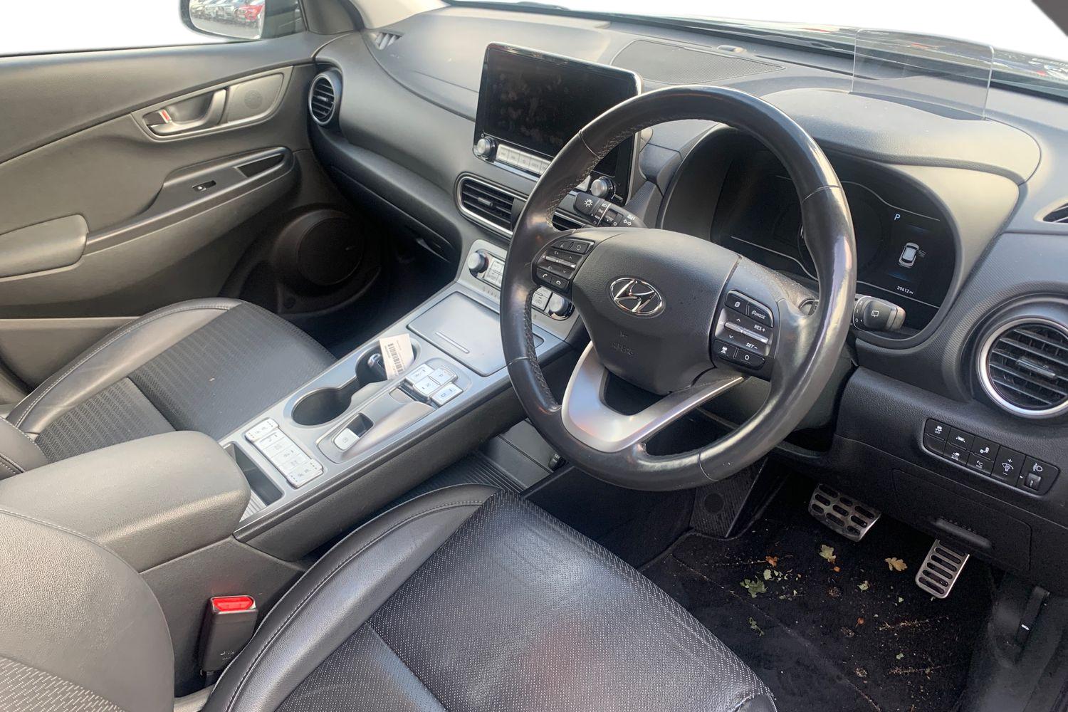 Used Hyundai KONA 2020 for sale - 76641782: Photo 2
