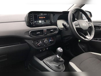 Used Hyundai i10 2024 for sale - 77515149: Photo