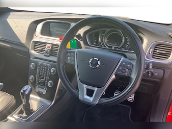 Used Volvo V40 2019 for sale - 78703114: Photo