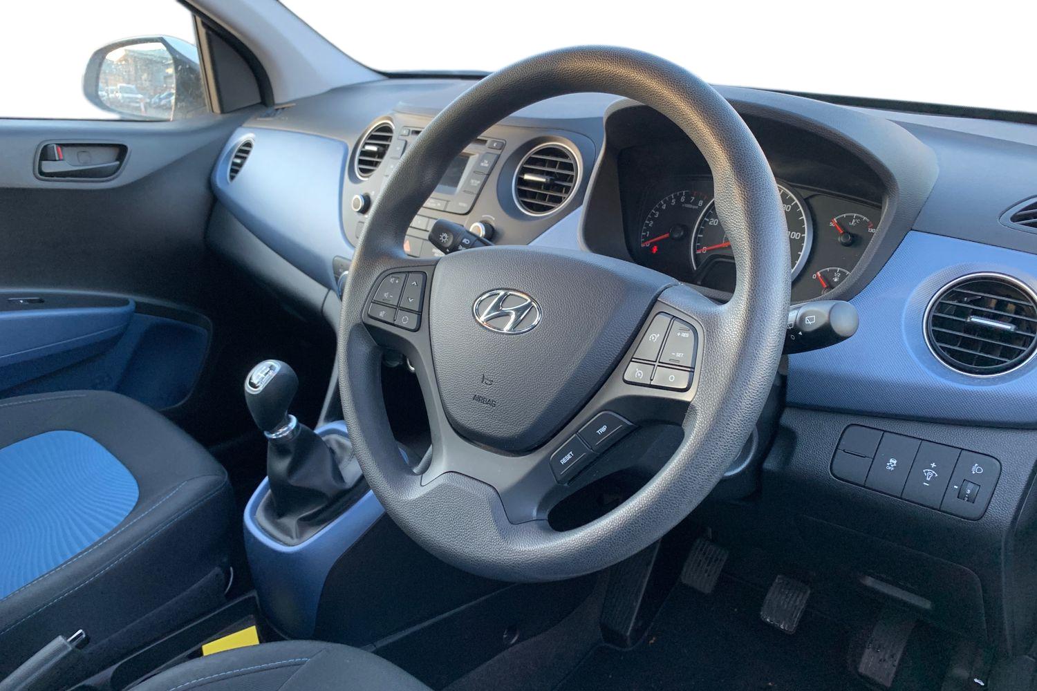 Used Hyundai i10 2016 for sale - 76624955: Photo 3