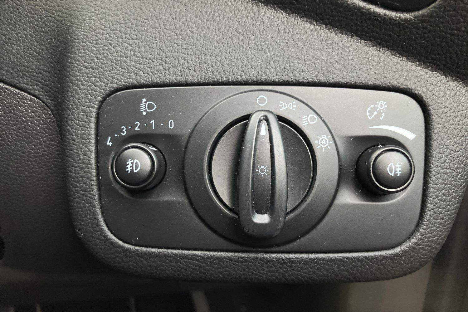 Used Ford Grand C-Max 2018 for sale - 76346478: Photo 16