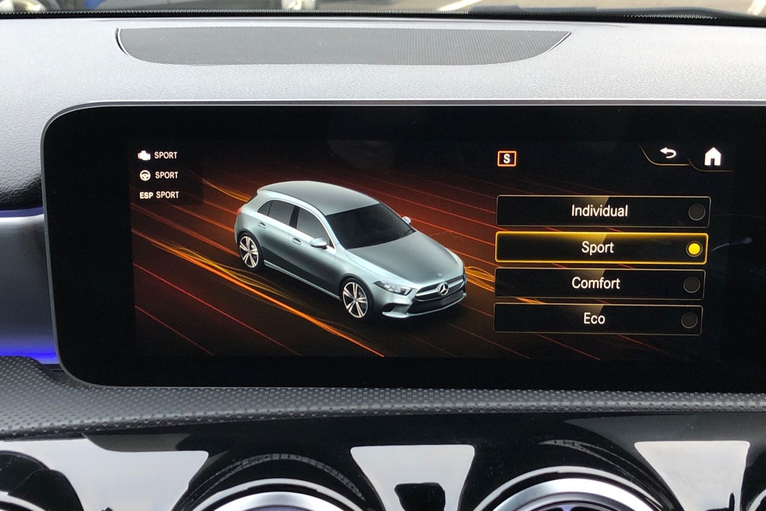 Used Mercedes-Benz A-Class 2018 for sale - 77026589: Photo 12