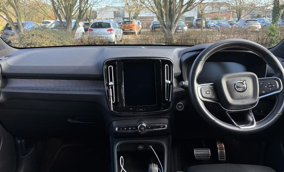 Used Volvo XC40 2021 for sale - 77463104: Photo 3