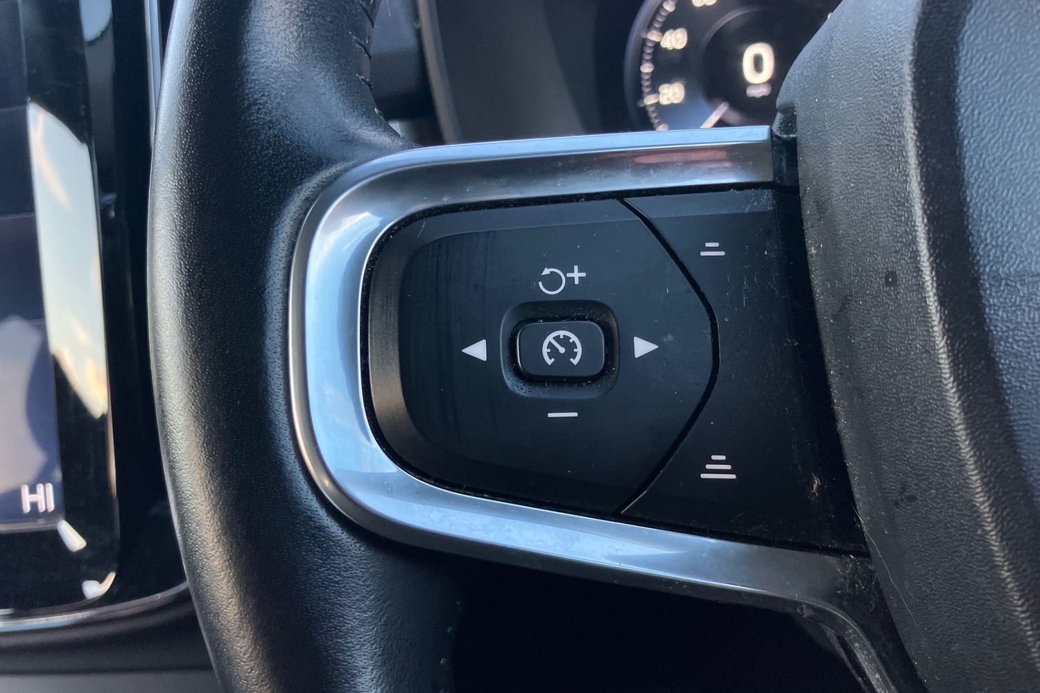 Used Volvo XC40 2018 for sale - 76541047: Photo 17