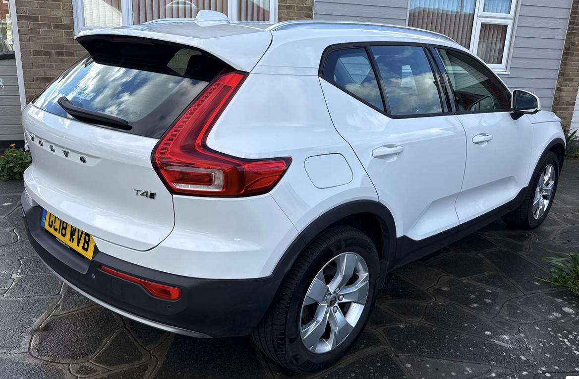 Used Volvo XC40 2018 for sale - 76541047: Photo 2