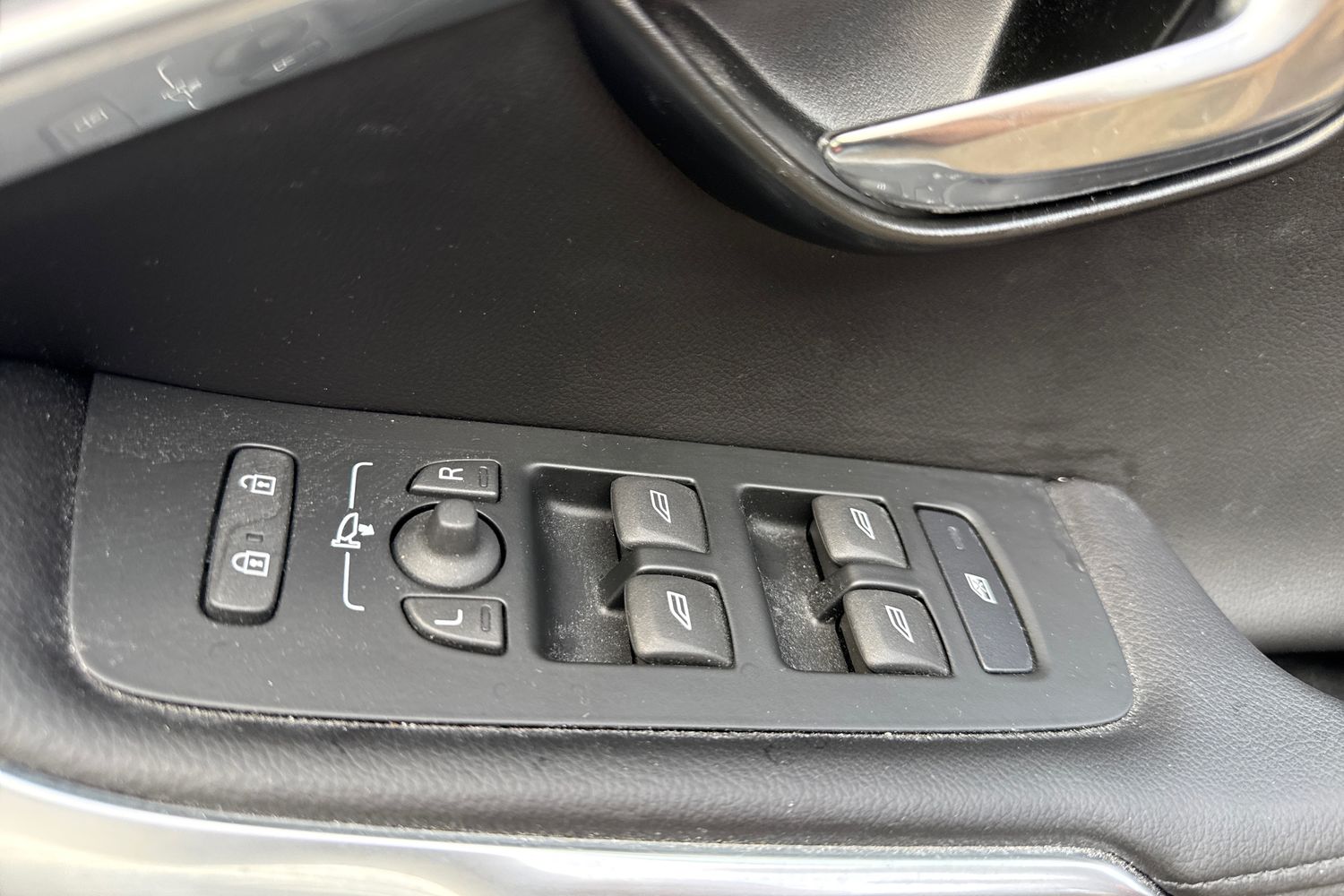 Used Volvo V40 2017 for sale - 75987509: Photo 14