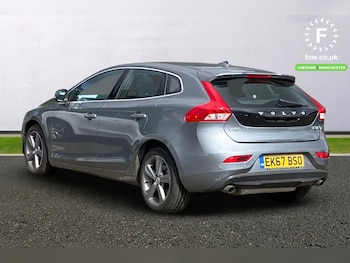 Used Volvo V40 2017 for sale - 75987509: Photo 2