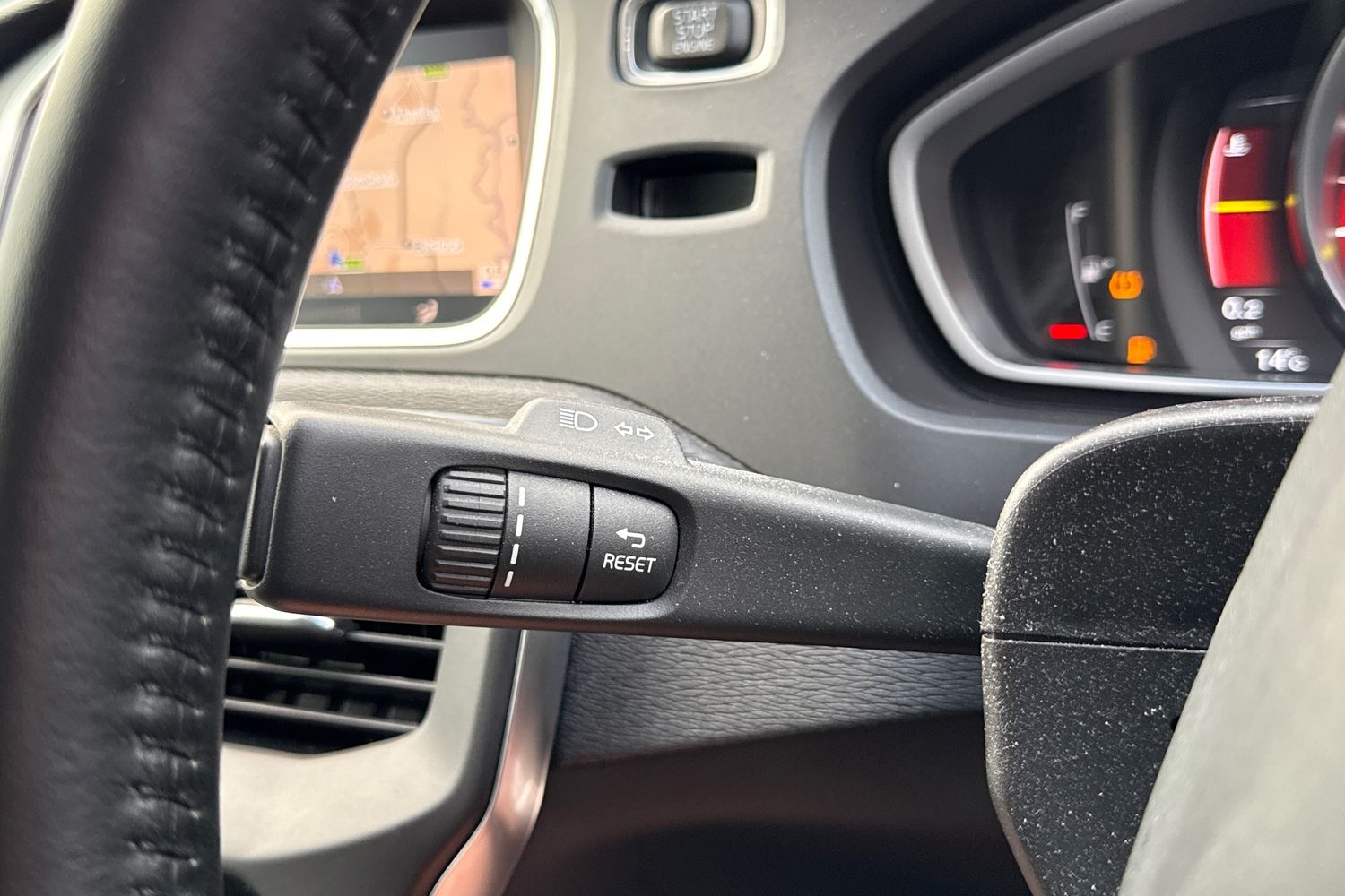 Used Volvo V40 2017 for sale - 75987509: Photo 9