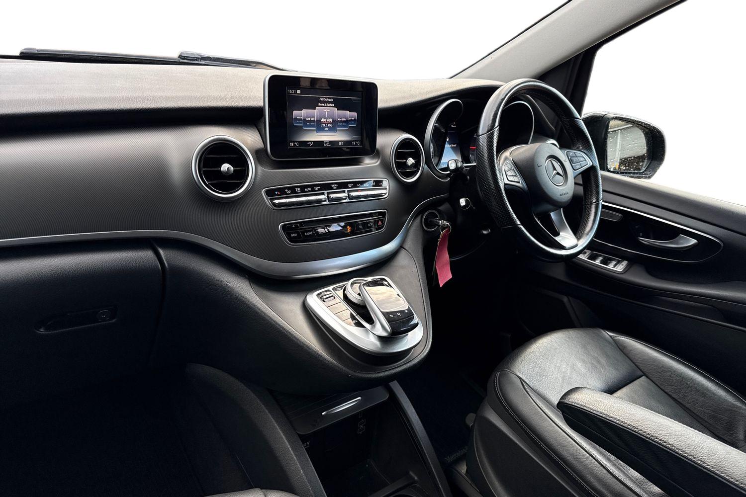 Used Mercedes-Benz V-Class 2016 for sale - 76774593: Photo 4