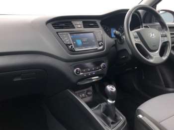 Used Hyundai i20 2017 for sale - 75196357: Photo