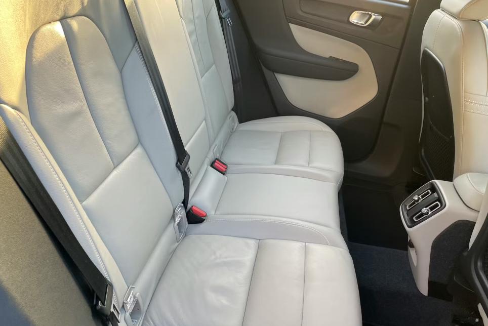 Used Volvo XC40 2021 for sale - 78163425: Photo 4