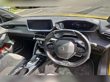 Used Peugeot 208 2021 for sale - 78155000: Photo