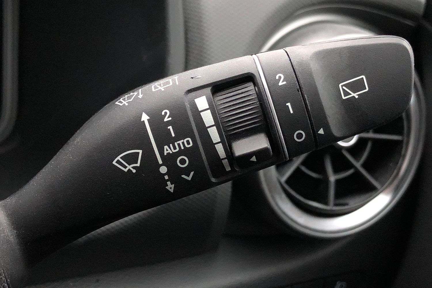 Used Hyundai KONA 2023 for sale - 76805399: Photo 9