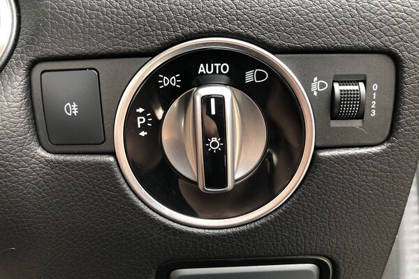 Used Mercedes-Benz SLC 2018 for sale - 75632144: Photo 11