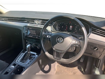 Used Volkswagen Passat 2018 for sale - 78703122: Photo