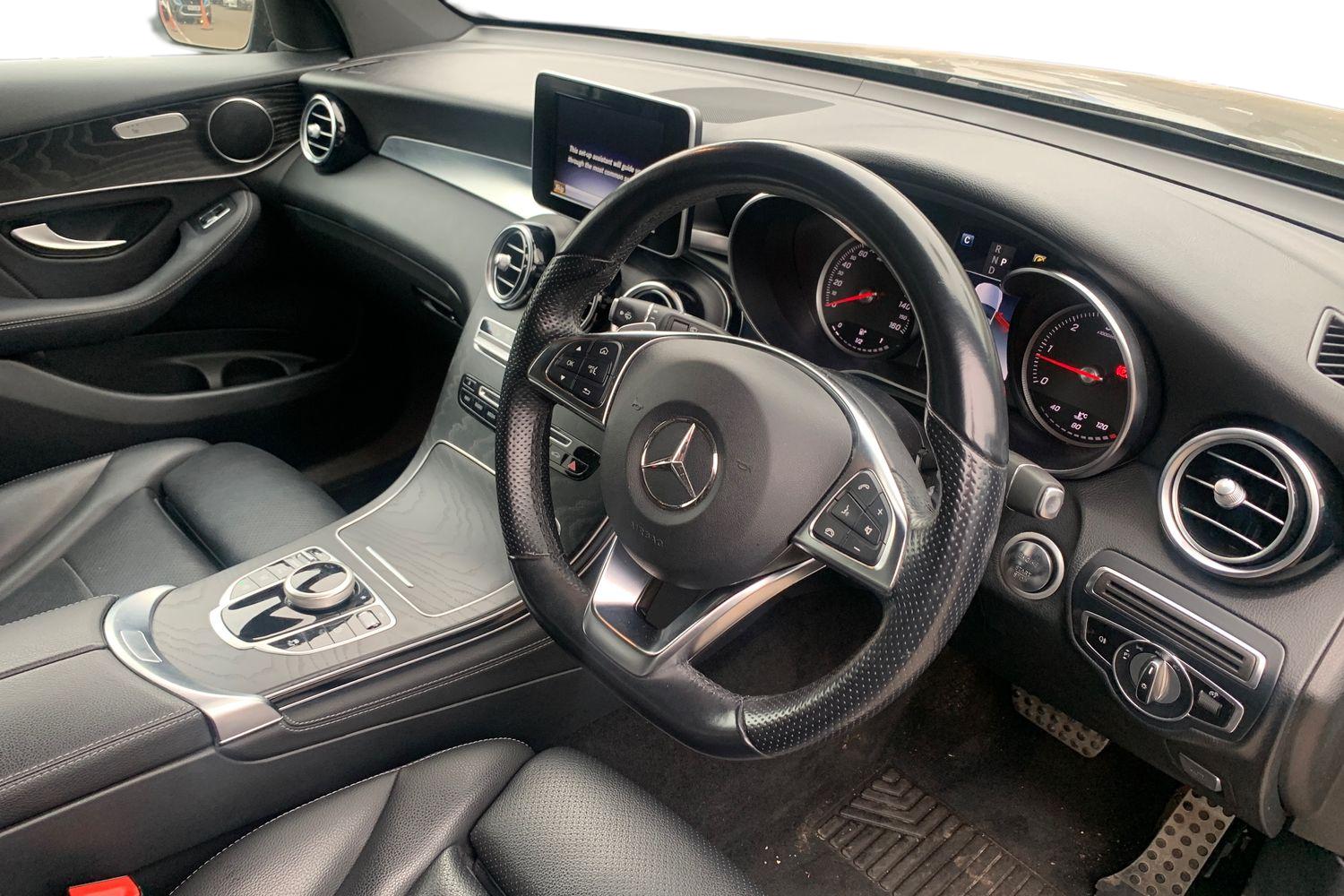 Used Mercedes-Benz GLC 2019 for sale - 76218581: Photo 3