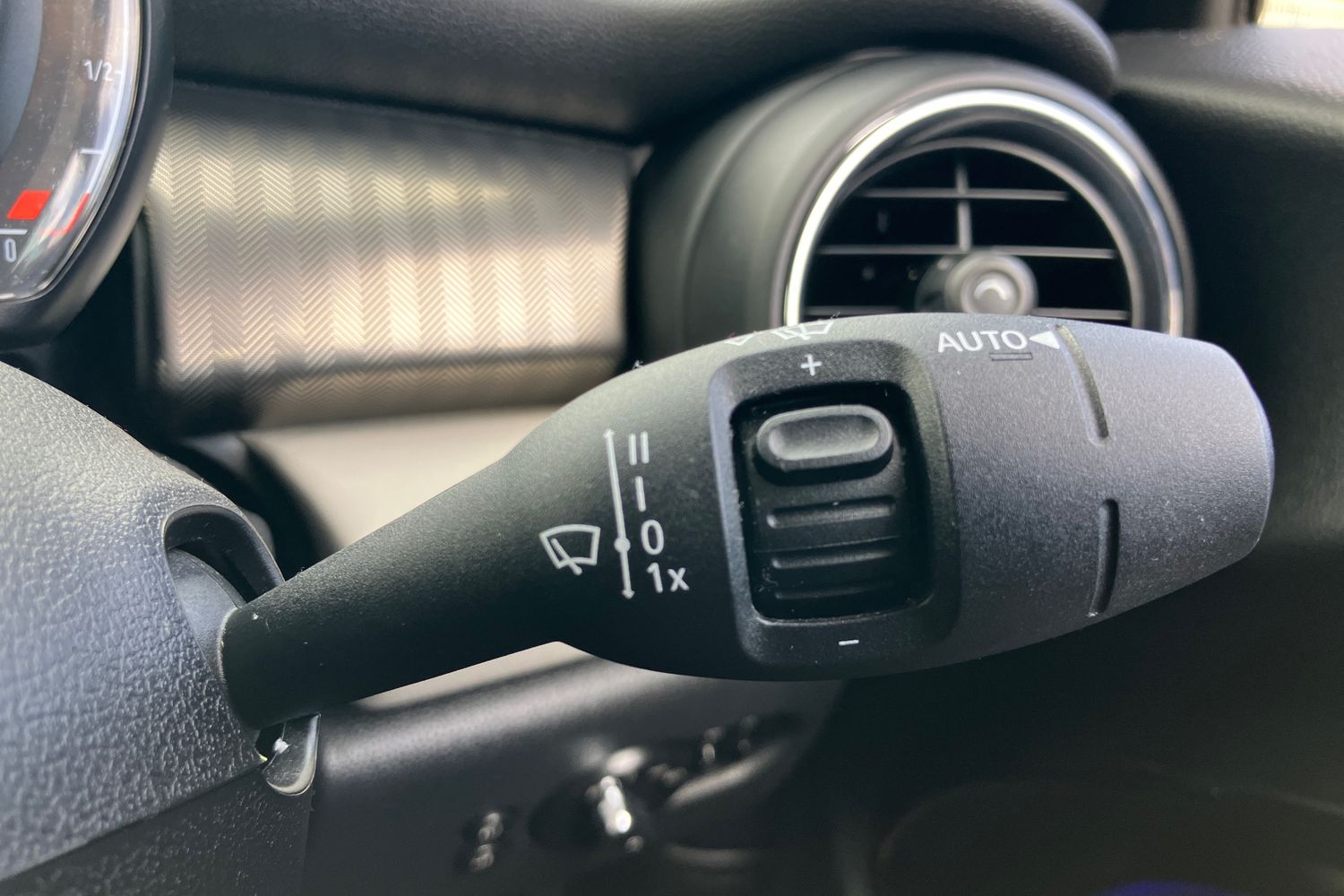 Used MINI Convertible 2019 for sale - 75730302: Photo 15