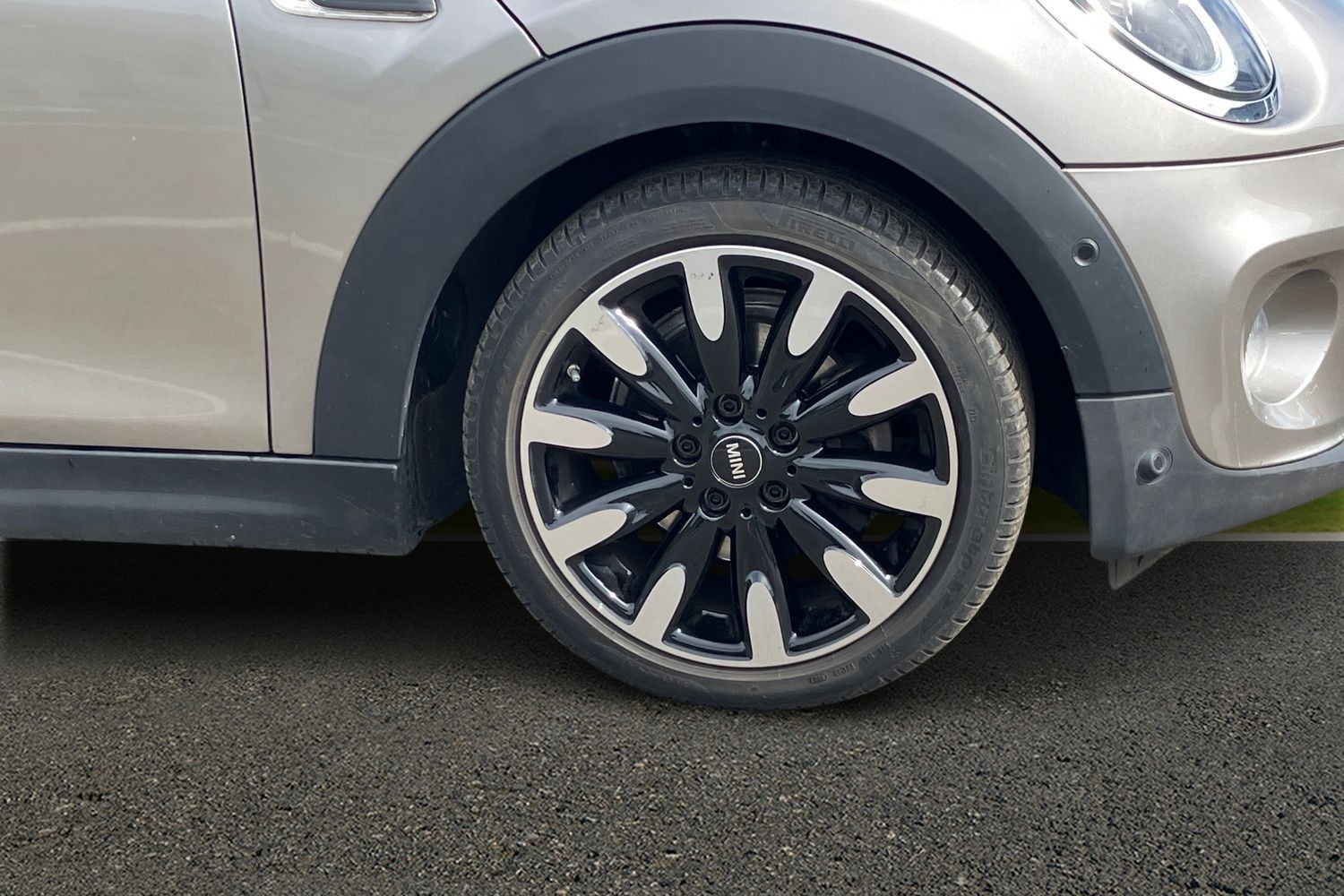 Used MINI Convertible 2019 for sale - 75730302: Photo 21