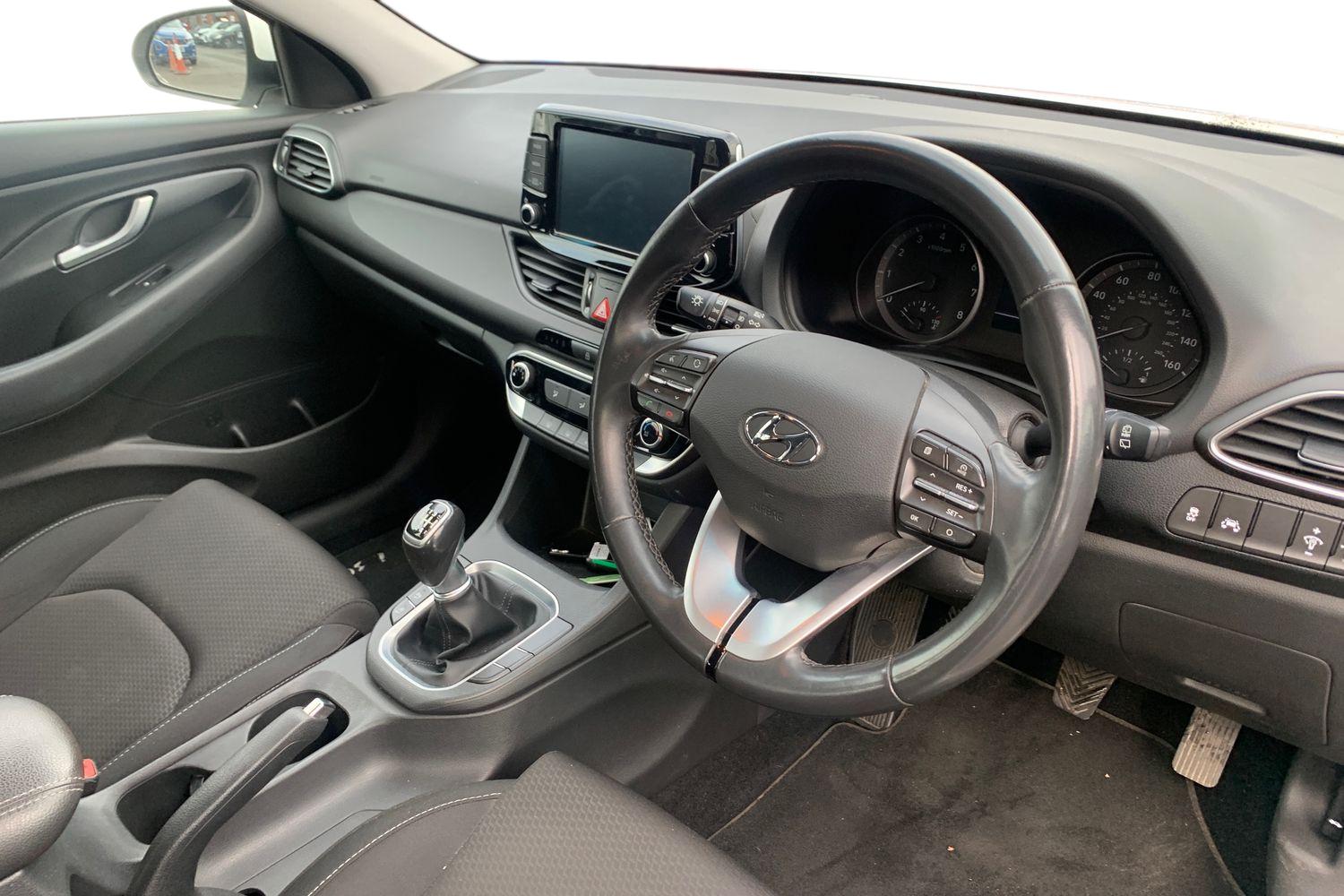 Used Hyundai i30 2018 for sale - 76368607: Photo 3