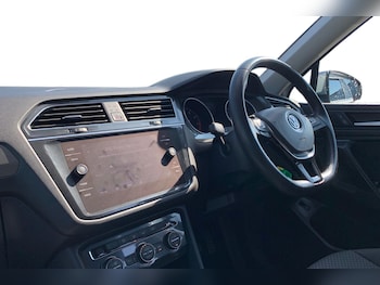 Used Volkswagen Tiguan Allspace 2021 for sale - 79487261: Photo