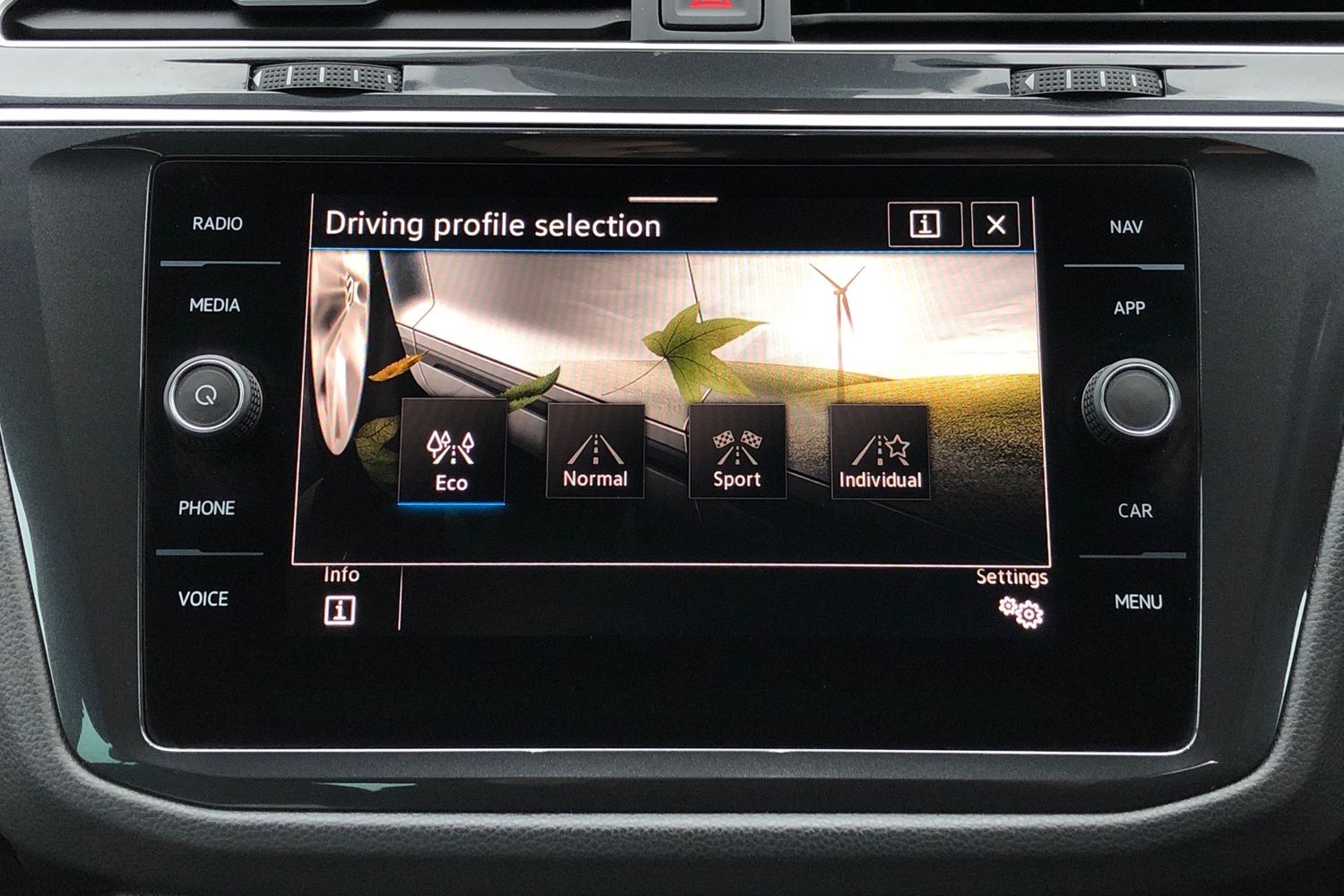 Used Volkswagen Tiguan 2020 for sale - 77515182: Photo 12