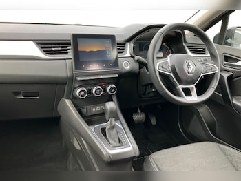 Used Renault Captur 2023 for sale - 76934277: Photo