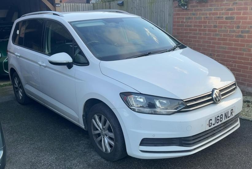 Used Volkswagen Touran 2018 for sale - 76718538: Photo 1