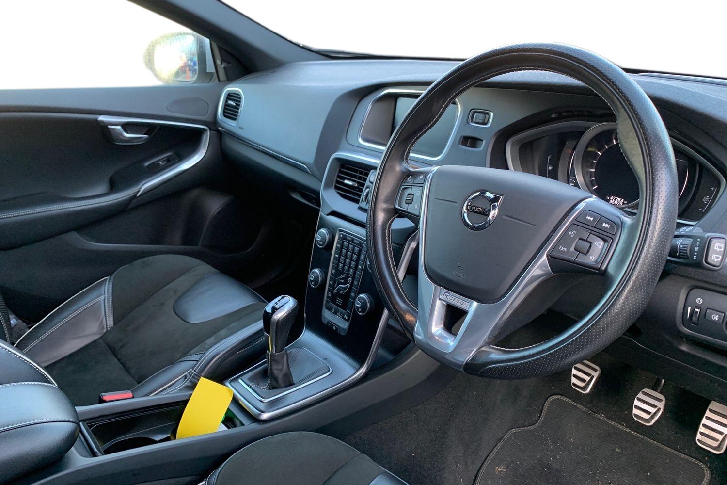 Used Volvo V40 2017 for sale - 76739453: Photo 3