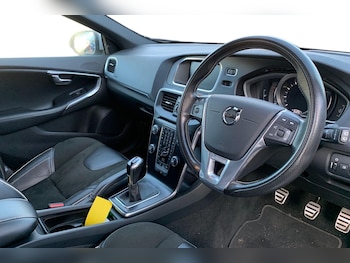 Used Volvo V40 2017 for sale - 76739453: Photo