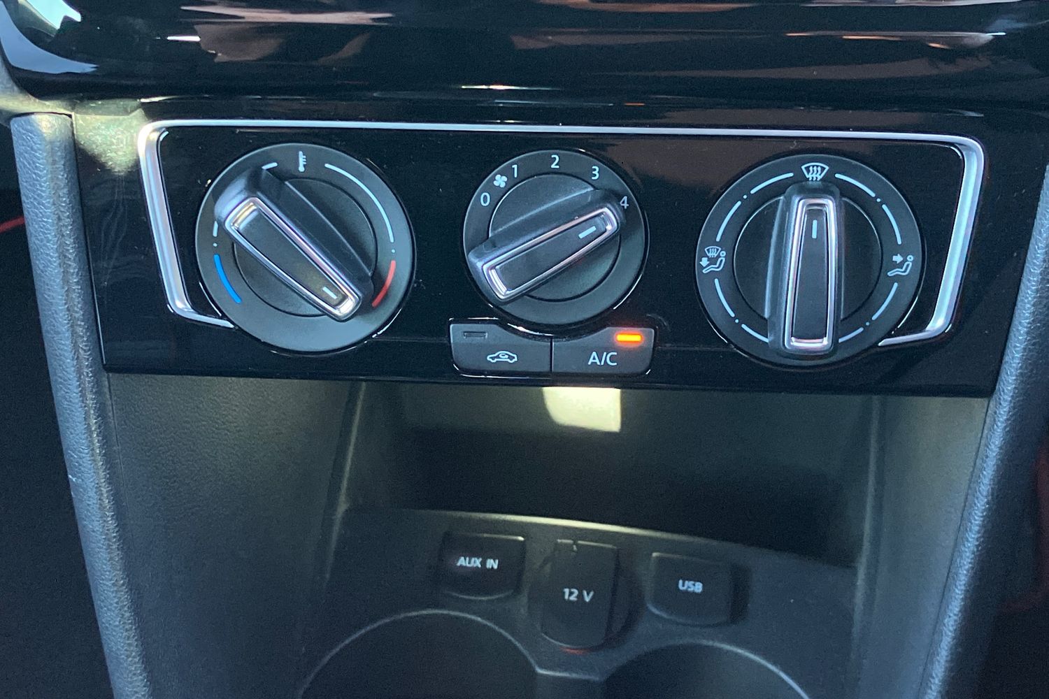 Used Volkswagen Polo 2016 for sale - 76253330: Photo 10