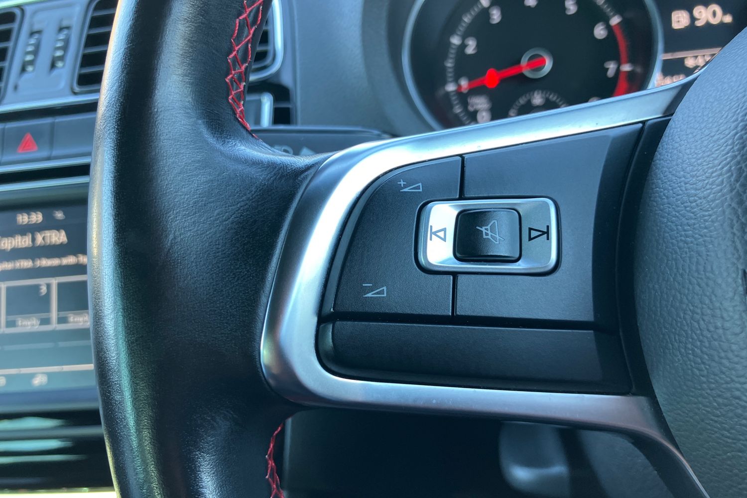 Used Volkswagen Polo 2016 for sale - 76253330: Photo 12