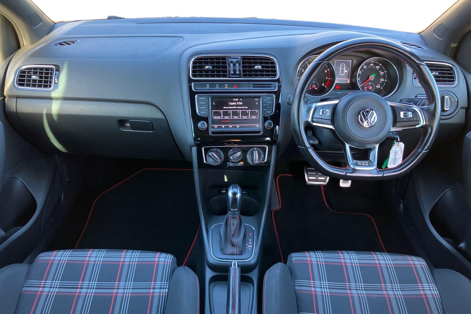 Used Volkswagen Polo 2016 for sale - 76253330: Photo 3