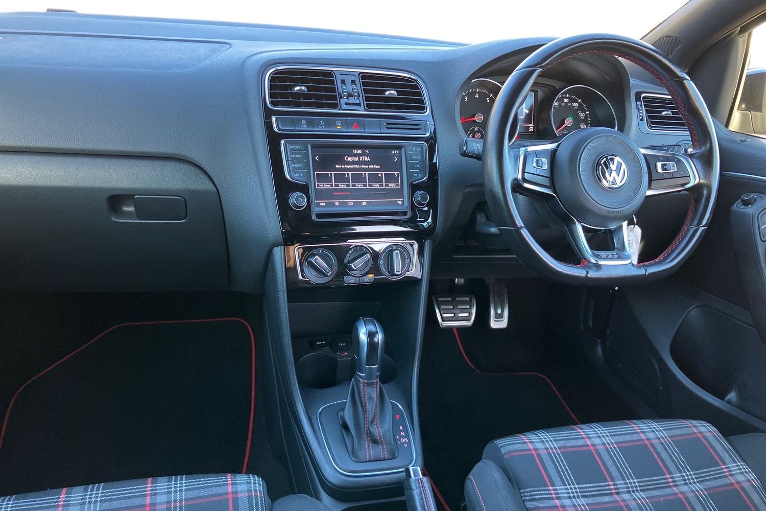 Used Volkswagen Polo 2016 for sale - 76253330: Photo 4