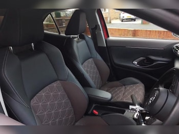 Used Toyota Yaris Cross 2022 for sale - 77308754: Photo