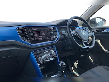 Used Volkswagen T-Roc 2018 for sale - 79198124: Photo